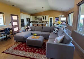 Smart TV, fireplace, DVD player, table football