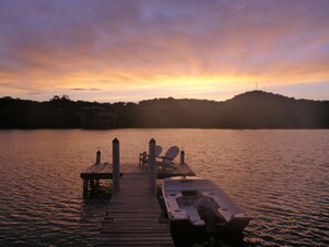 Unclassified image, 3 of 57, button - 1 Bedroom Waterfront Retreat w/ Dock Close to Dining, Diving, and Westend (West End)
