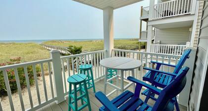 Oceanfront 2BR / 2BTH 1. kerroksen retriitti! Liinavaatteet sisältyvät hintaan, ilmainen WiFi, ilmainen pysäköinti