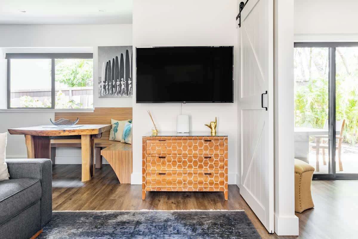 Fernseher, Stereoanlage