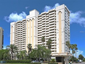 Exterior - Unit 502 2 waterfront  balconies!  Expansive white sand beach Harbor Light Tower (Clearwater)