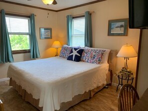 4 bedrooms, desk, iron/ironing board, free WiFi