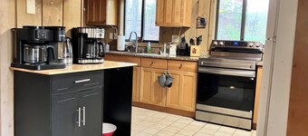 Luxury Renovated Mount Snow Chalet with Upscale Amenities– Sleeps 12!