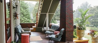 Bear House 1890, Wheland Wing, Upgraded Detailed Amenities, Walk to Cafes, Shops