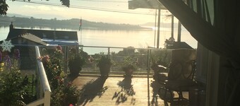 Prachtig, prive 4 slaapkamers Home w Geweldig uitzicht op het water