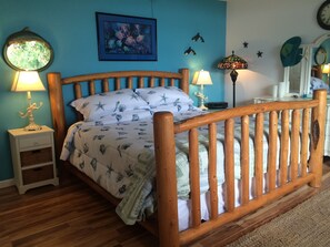 4 bedrooms, desk, iron/ironing board, travel cot