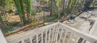 Heart of Athens! Beautiful Townhouse, 15 Minute Walk to Stadium, Downtown.
