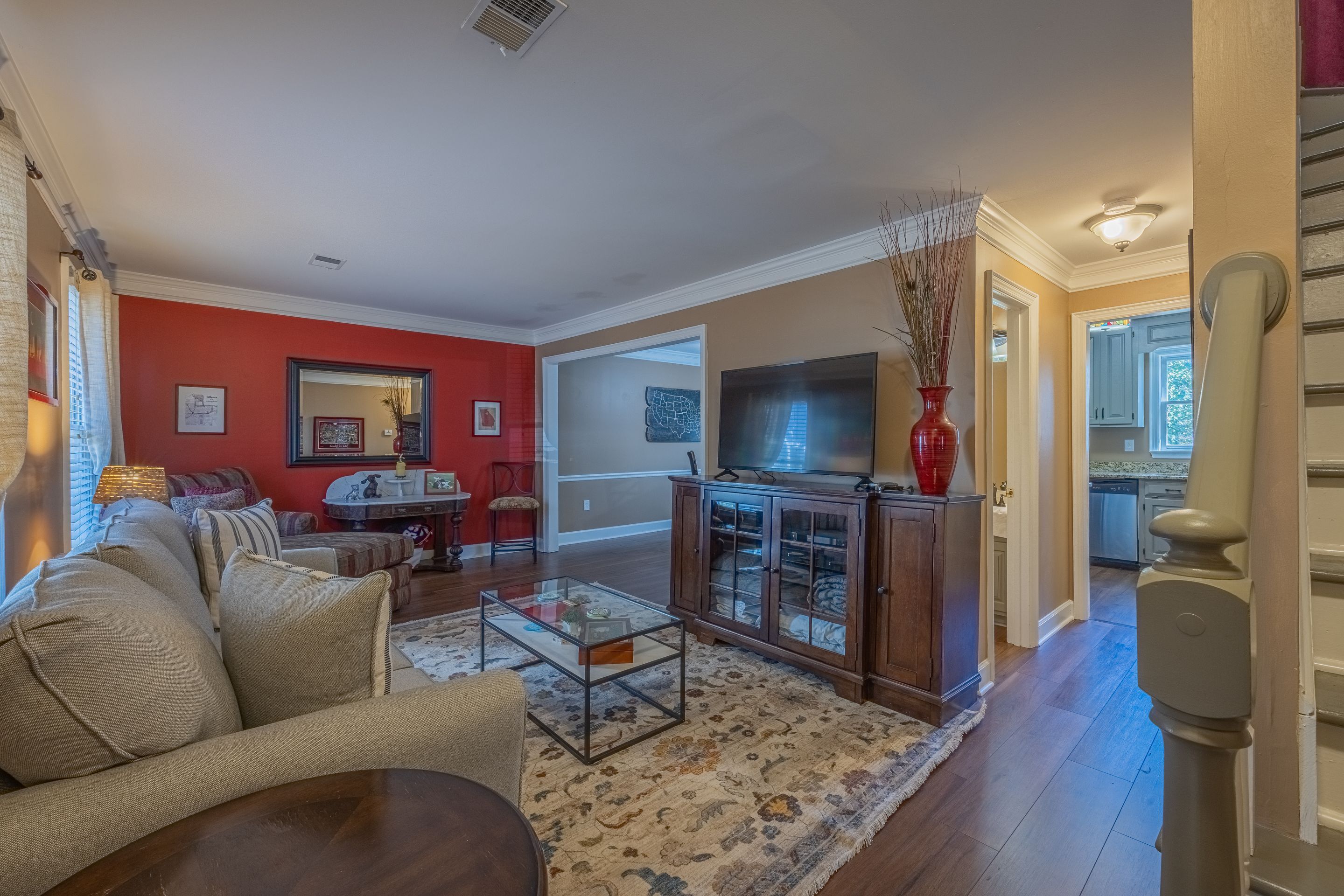 Smart TV, DVD player, books