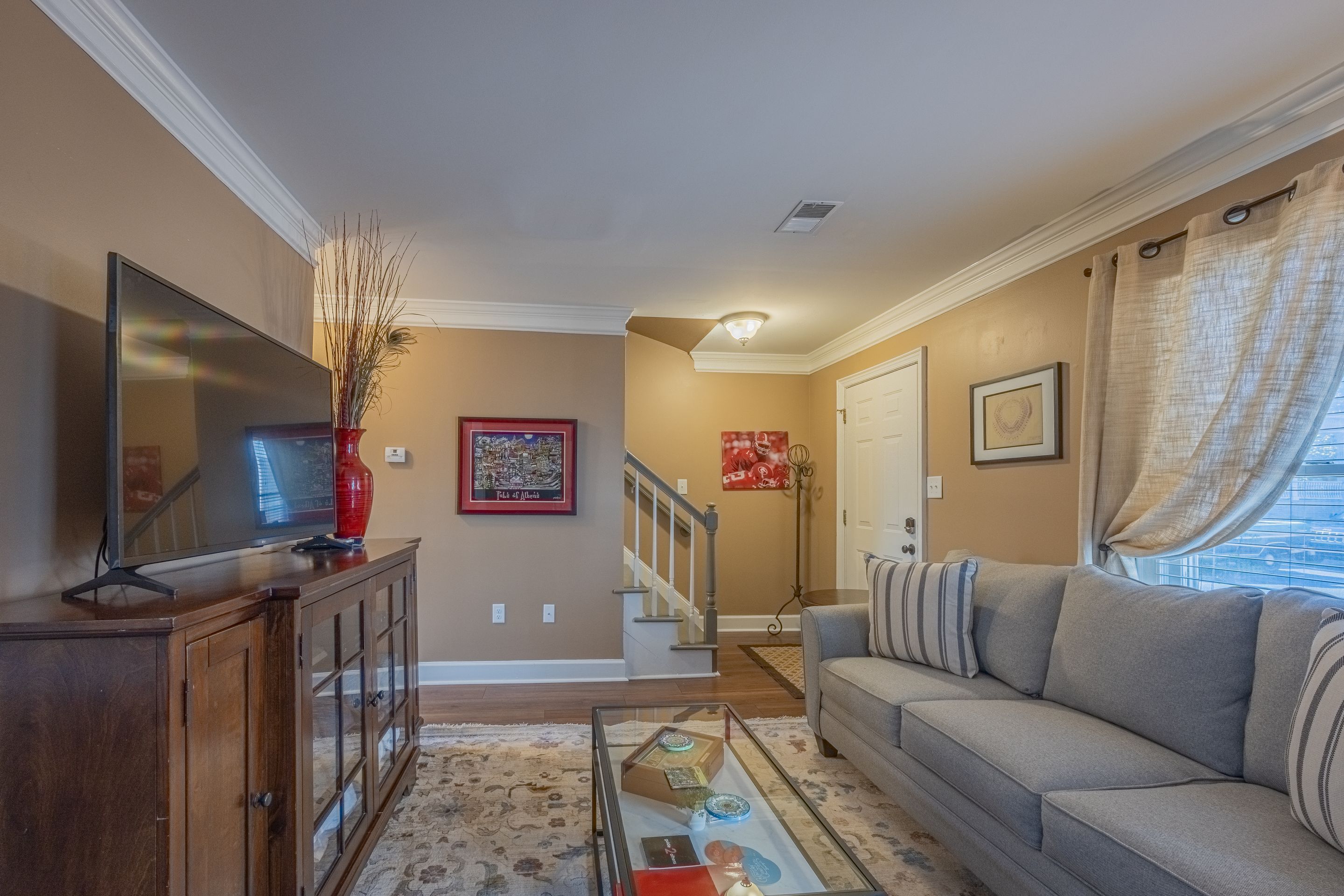 スマートテレビ、DVD プレーヤー、書庫