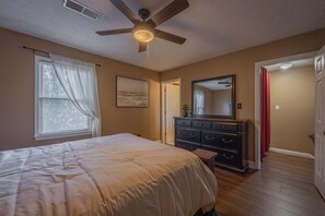 2 Schlafzimmer, Bügeleisen/Bügelbrett, WLAN, Bettwäsche
