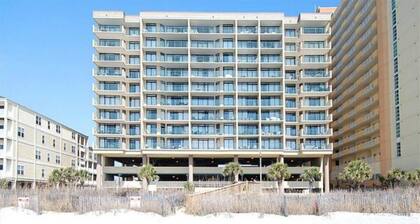 Beach Lover's Condo With Spectacular Ocean View, Pool, Lazy River, & Jacuzzi!