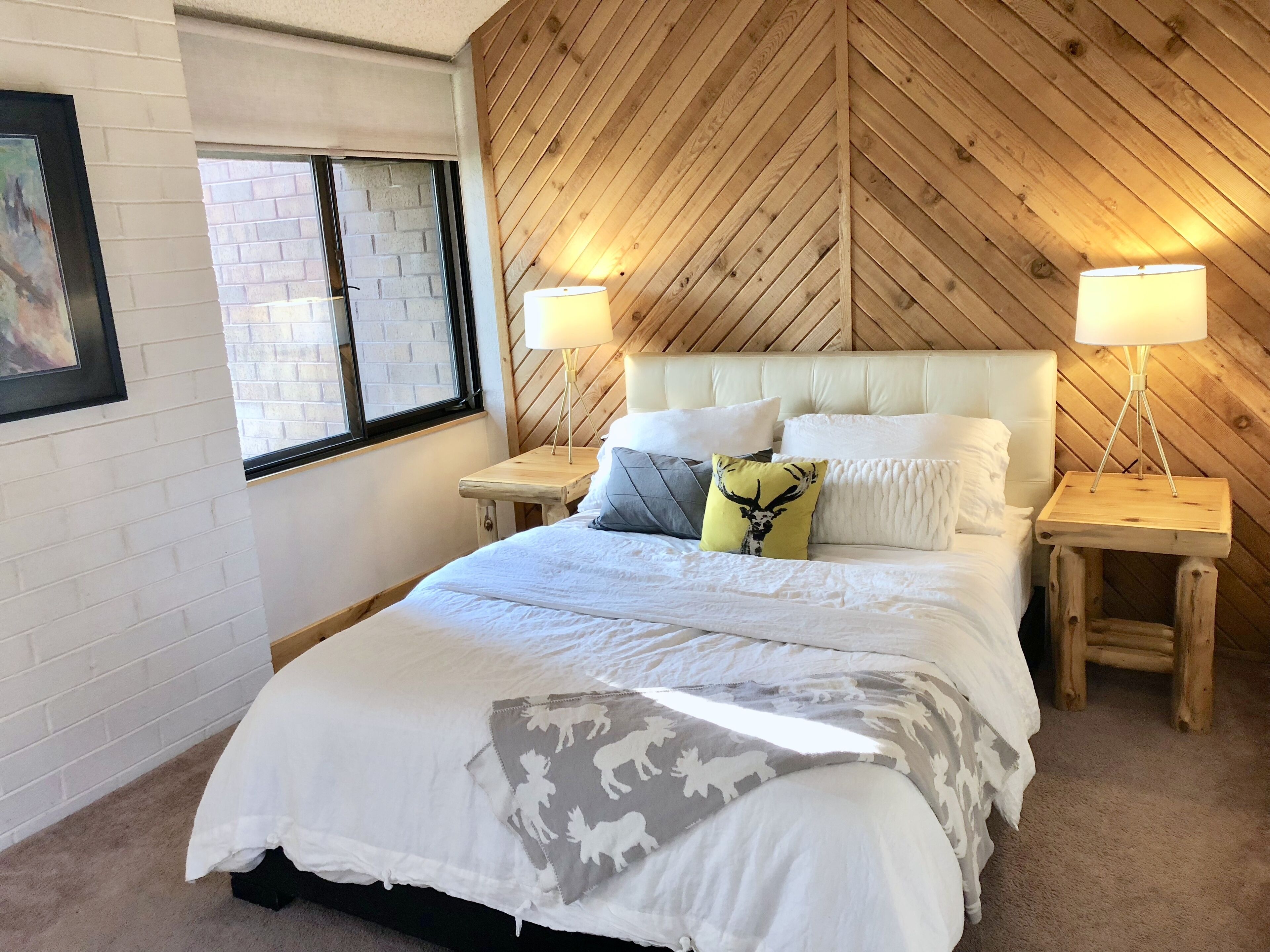 3 chambres, bureau, fer et planche à repasser, lit parapluie