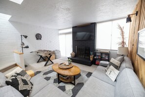 Smart TV, fireplace, DVD player, video library