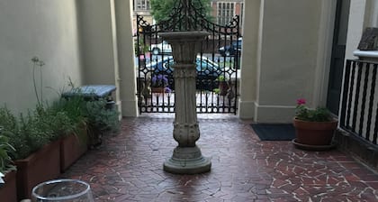 Upea Välimeren Monument Avenue -huoneisto RVA: n fanihallin sydämessä