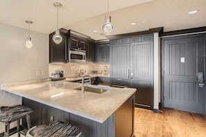 Fridge, microwave, oven, stovetop - Luxury Ritz Carlton 2BR Residence - Ski-in/out & Private Laundry (Beaver Creek)