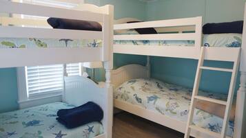 3 bedrooms, desk, iron/ironing board, travel cot