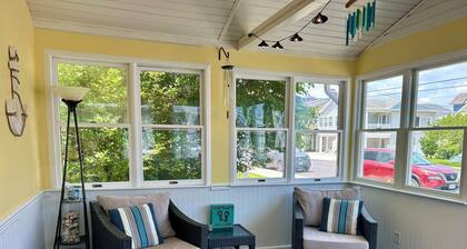 Viihtyisä ja viehättävä loma, 3 makuuhuonetta, keskilämpö, kansi - 1 lohko merelle