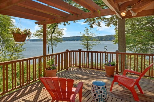 Laid-back Luxury on Bainbridge Island air conditioned!