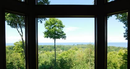 DOOR COUNTY GETAWAY @ LANDMARK RESORT - Cozy 1 BR. Wood-view EGG HARBOR