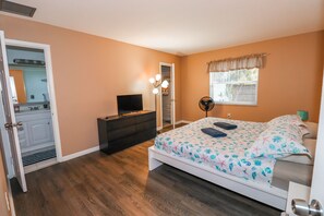 3 bedrooms, iron/ironing board, free WiFi, bed sheets