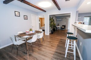 Dining - 3/2 Home Heated Pool / close to Beautiful Anna Maria Beaches / close to IMG (Bradenton)