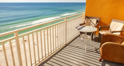 On the Beach, Best Resort in PCB,Family Friendly,8 Floor, Beach Chairs Included