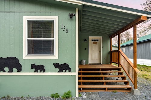 Klondike Cottage || 3 bed 2 bath