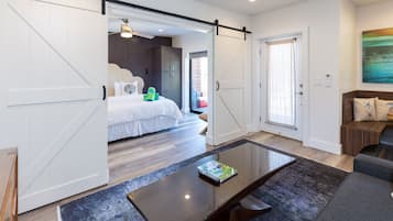 1 chambre, fer et planche Ă repasser, Wi-Fi gratuit, draps fournis