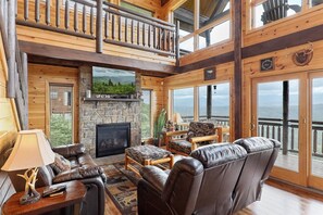 Smart TV, fireplace, video games, DVD player - Luxury Retreat, Unobstructed Panoramic View, Central Location,Hot Tub, EV,Arcade (Sevierville)