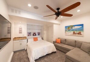 2 bedrooms, iron/ironing board, travel cot, free WiFi