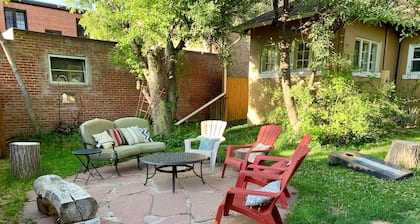 Charming Studio in Heart of City Park--Minutes to downtown!! MANY AMENITIES!!