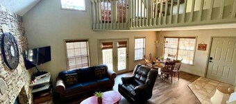 Family Retreat 1.5 miles Area Attractions Resort Pool Pool Table Nintendo