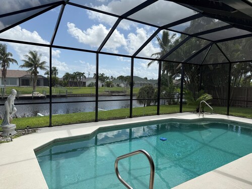 Gulf Access, Southern Exposure Pool Home!!! 