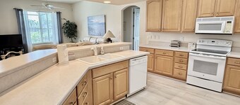 Gulf Access, Southern Exposure Pool Home!!! 