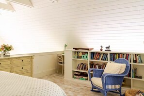 2 habitaciones, escritorio, tabla de planchar con plancha y wifi gratis 