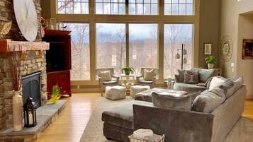 Smart TV, fireplace, DVD player, table tennis