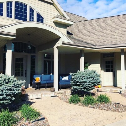 Plan your reunion/gathering now in beautiful rural South Central Wisconsin