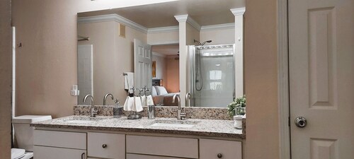 Centrally located 2 Bedroom 1 Bath spacious condo 