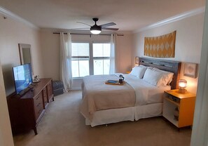 2 bedrooms, desk, iron/ironing board, free WiFi