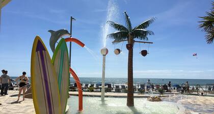 ⭐️Spacious Ocean Front Modern Decor.Spectacular View 2 Full Bath , 2nd floor