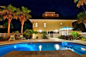 Outdoor pool, a heated pool