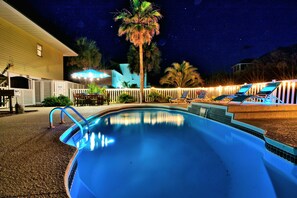 Alberca al aire libre y alberca climatizada