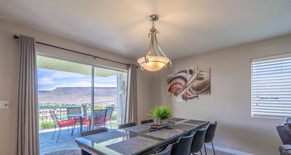 AMAZING VIEWS & COMFORT
YEAR ROUND FAMILY FUN !
BIKES. ZIONS, GOLF & TUACHAN