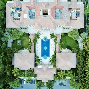 Exterior - VILLA RENAISSANCE 603,1BR located Grace Bay. Easter weekend special. (Grace Bay)