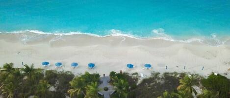 Am Strand, Liegestühle, Strandtücher