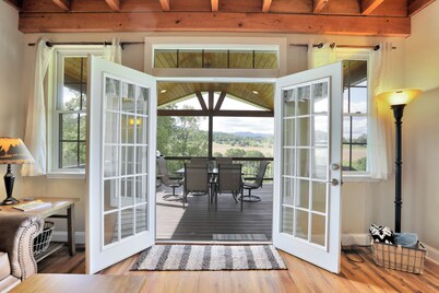 Riverfront home on South Holston River Perfect for Fishing, Hiking, Relaxing