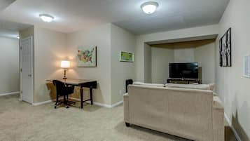 Smart TV, fireplace, DVD player, table football