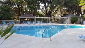 Outdoor pool - Summer Specials! Beautiful Lagoon View, Bikes, Community Pool, Tennis Pickleball (Hilton Head Island)