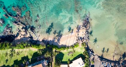 Villas By The Cove, Villa 8 · 1 Bedroom Villa with Ocean Views, Steps to Beach