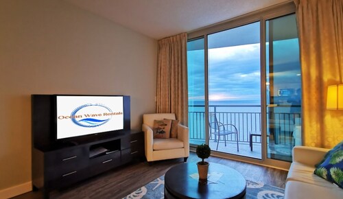 Luxury 3 bd / 3 ba Condo, Keski-MB, upea suora näköala merelle 